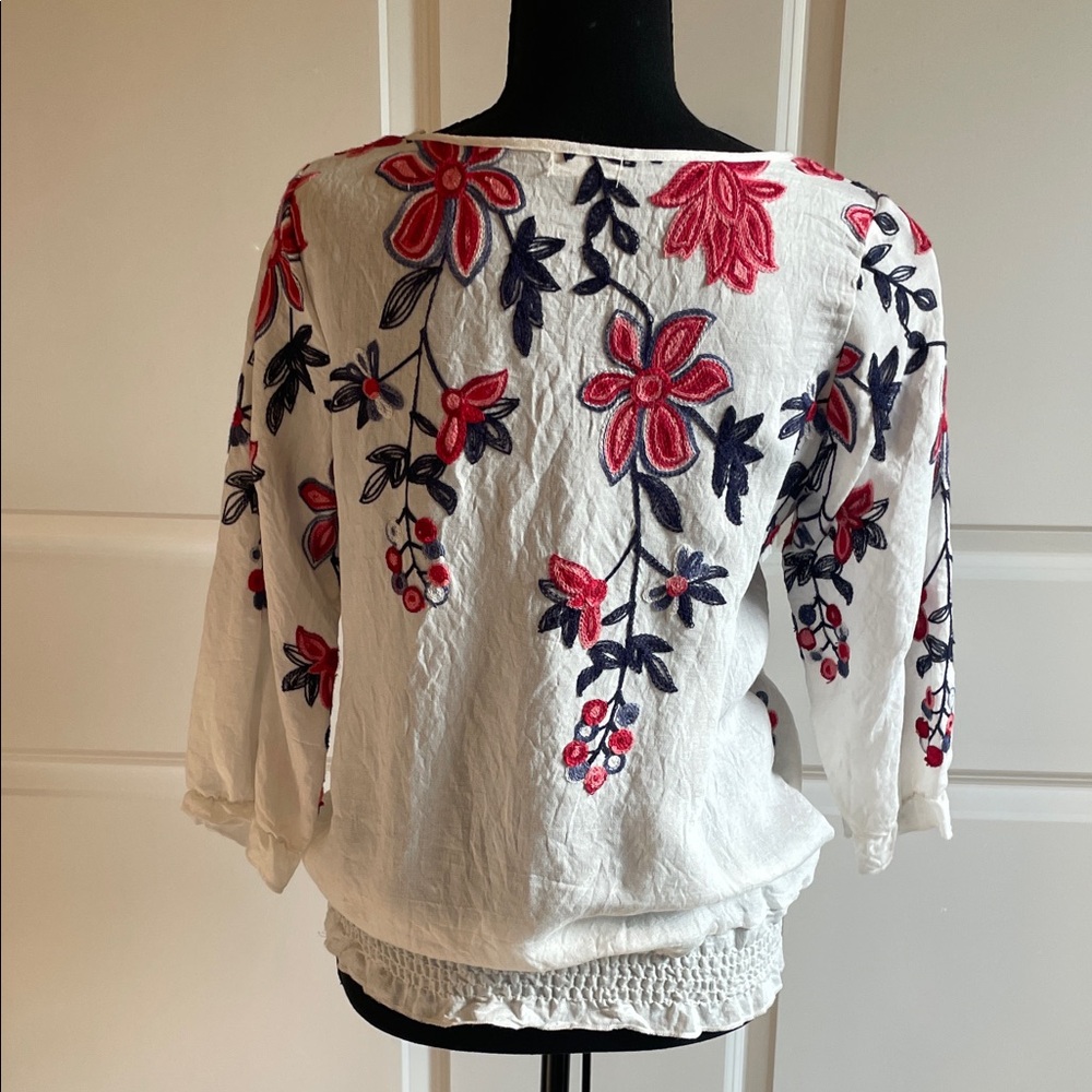 Anthropologie Kindred Floral Embroidered Blouse Size Medium - Picture 4 of 8